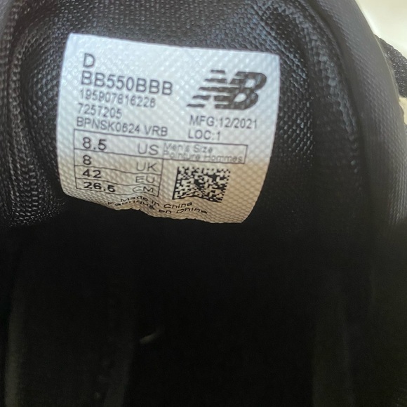 New Balance 550 Black on Black 8.5 - Picture 8 of 10